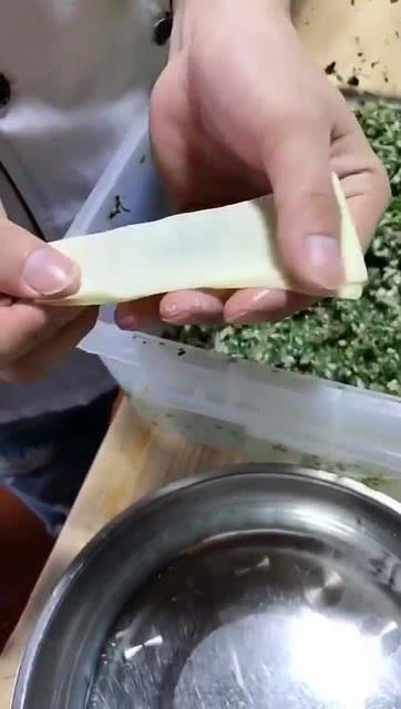 上海大馄饨的包法视频,一招掌握地道美味